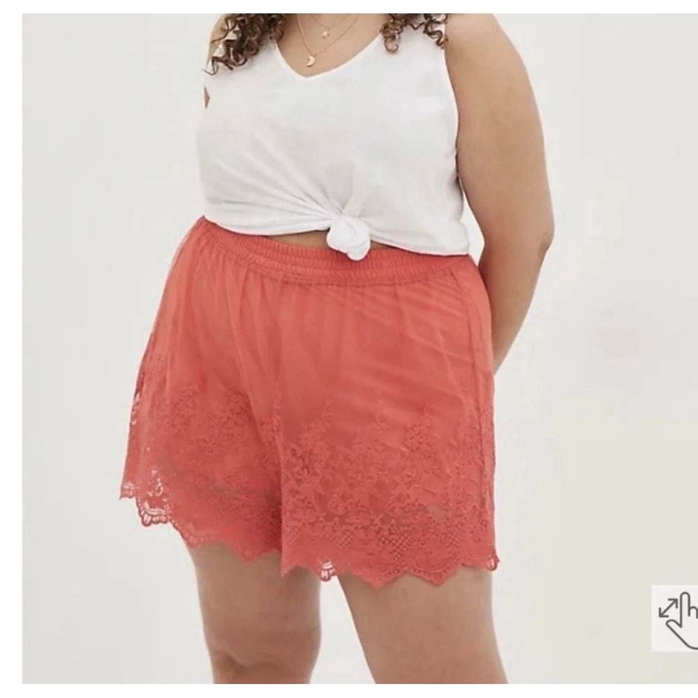 Torrid Coral Pull-On Stretch Mesh Short Sz 3 Embroidered Mid Rise.